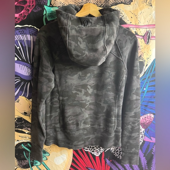 Grey camo lululemon hoodie - Picture 4 of 4